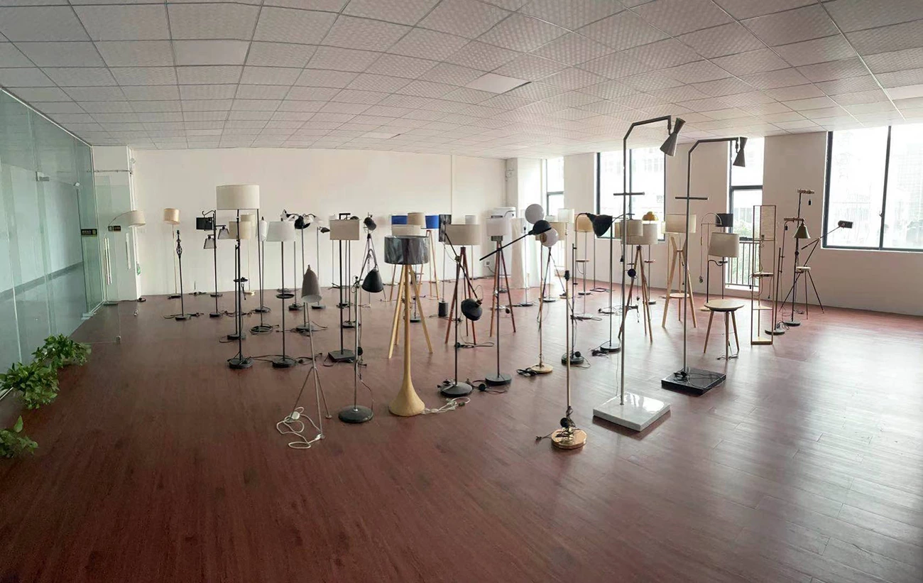 Kakanuo Floor Lamp Showroom